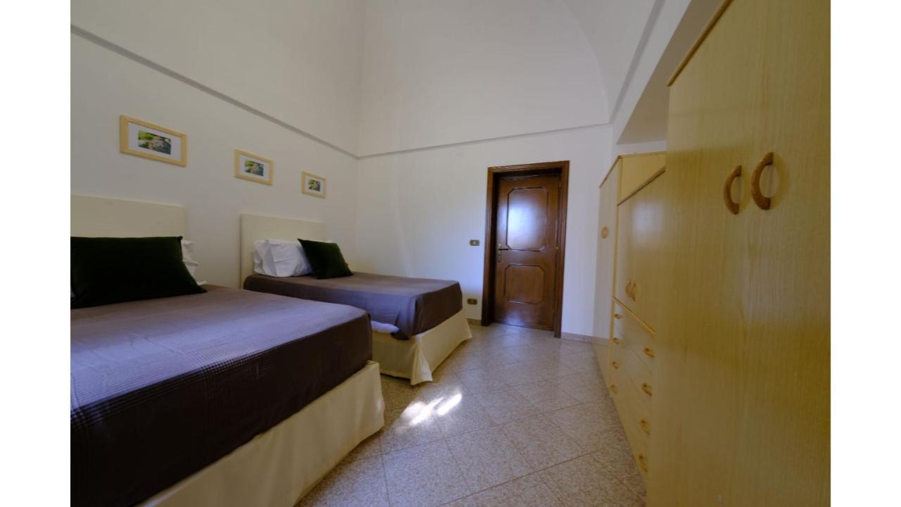 Tenuta Con Due Abitazioni Indipendenti Martina Franca Exterior foto