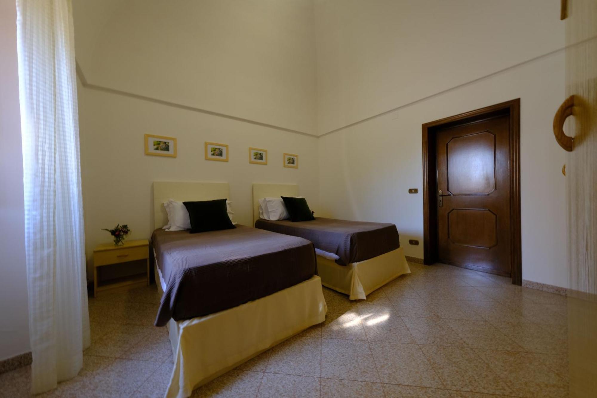 Tenuta Con Due Abitazioni Indipendenti Martina Franca Exterior foto